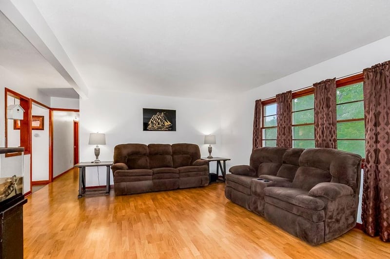 1835 Ewing Ave, Kansas City, MO 64126