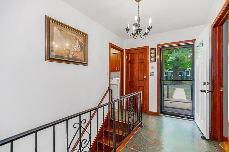1835 Ewing Ave, Kansas City, MO 64126