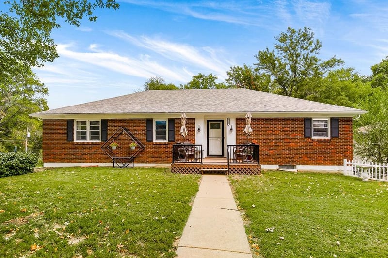 1835 Ewing Ave, Kansas City, MO 64126