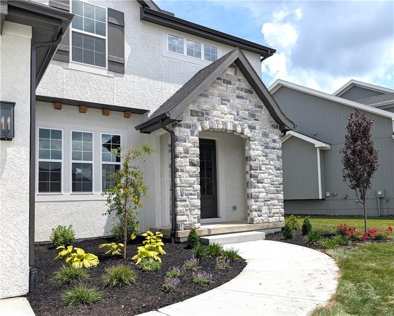16909 Futura St, Overland Park, KS 66085