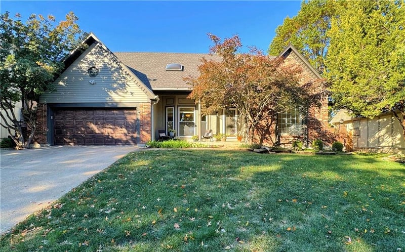 10736 Horton St, Overland Park, KS 66211