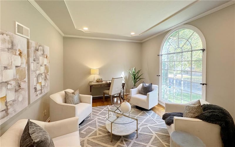 10736 Horton St, Overland Park, KS 66211
