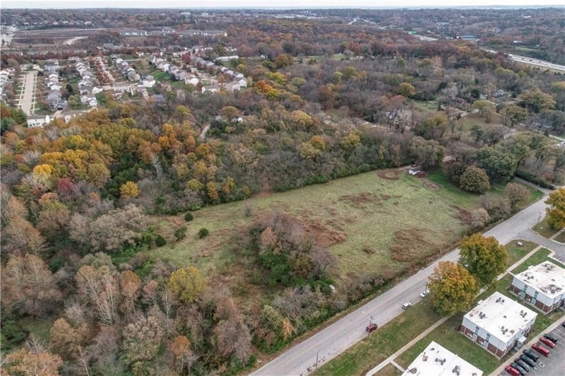 5407 Waukomis Dr, Kansas City, MO 64151