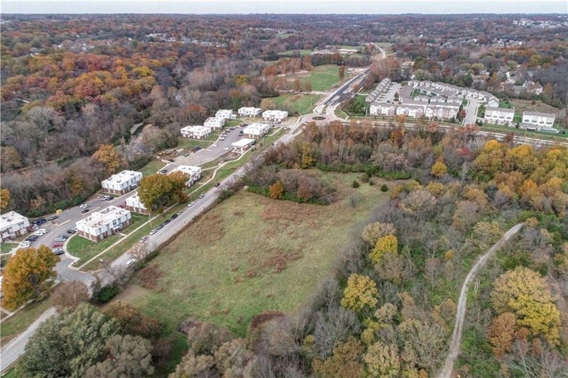 5407 Waukomis Dr, Kansas City, MO 64151