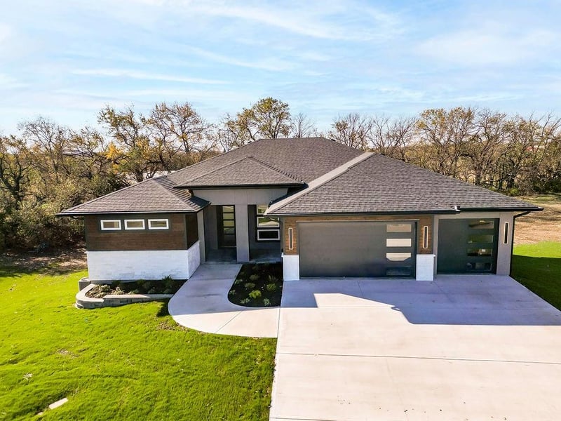 9822 Ingrid St, De Soto, KS 66018