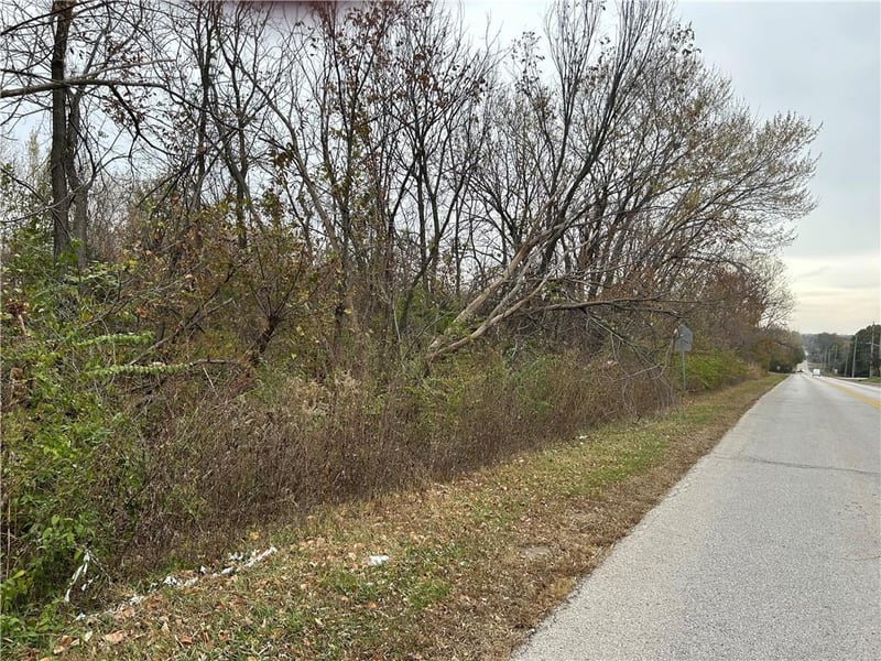 12024 Leavenworth Rd, Kansas City, KS 66109