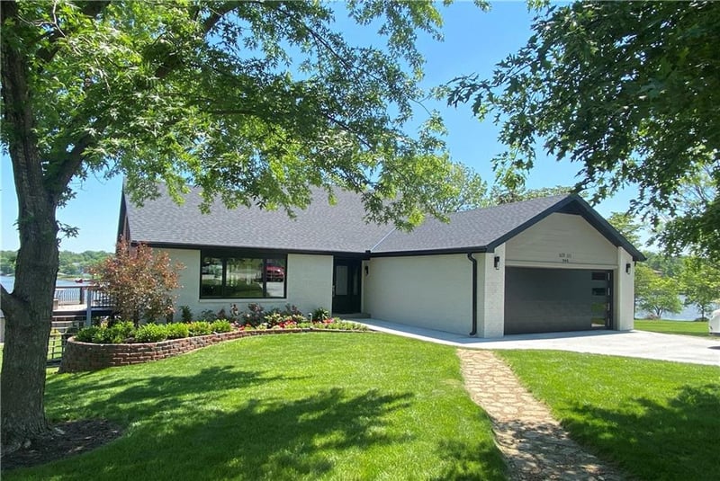 948 Lake Viking Ter, Altamont, MO 64620