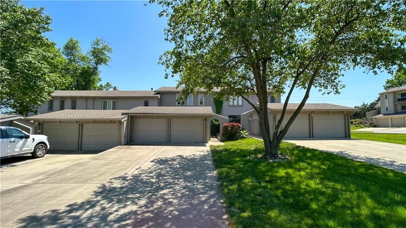 503 Woodbridge Ln, Kansas City, MO 64145