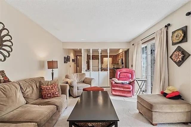 503 Woodbridge Ln, Kansas City, MO 64145