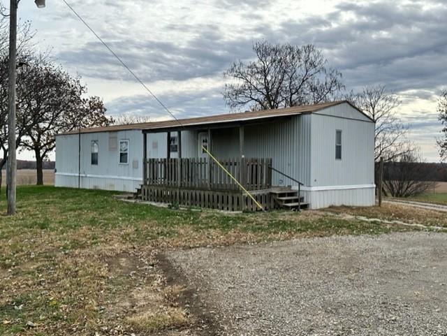 8182 S 294th Rd, Hume, MO 64752