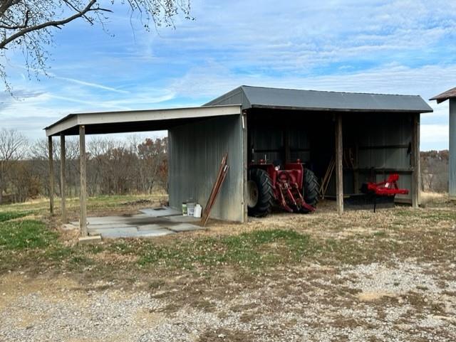 8182 S 294th Rd, Hume, MO 64752