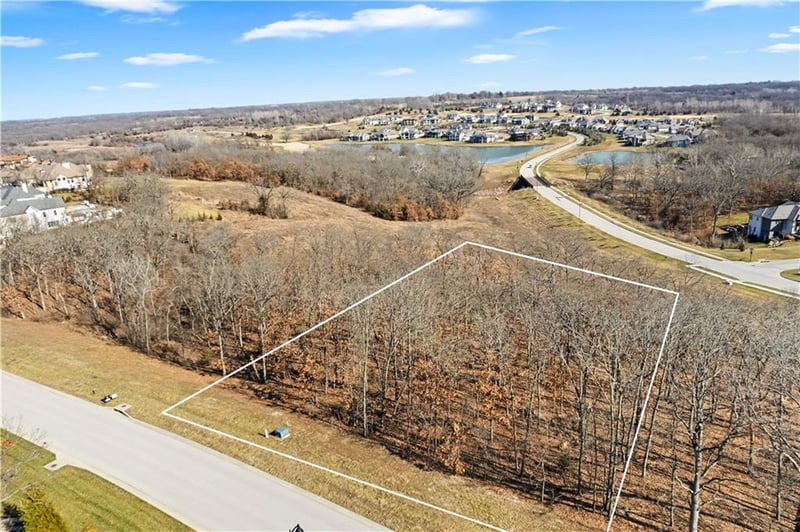 16109 Spyglass Ct, Loch Lloyd, MO 64012