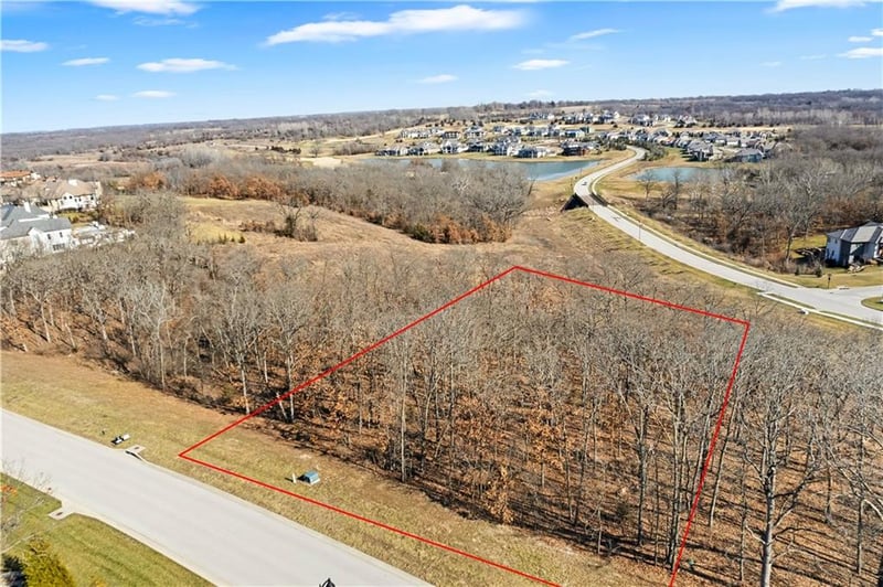 16109 Spyglass Ct, Loch Lloyd, MO 64012