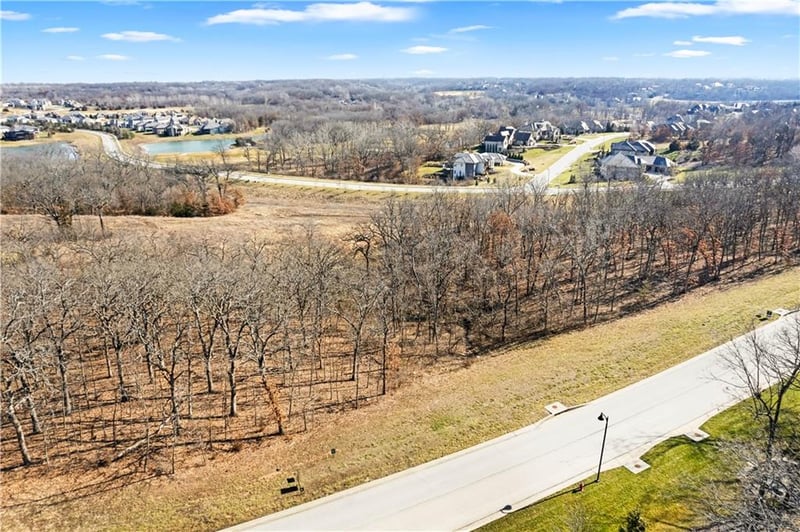16109 Spyglass Ct, Loch Lloyd, MO 64012