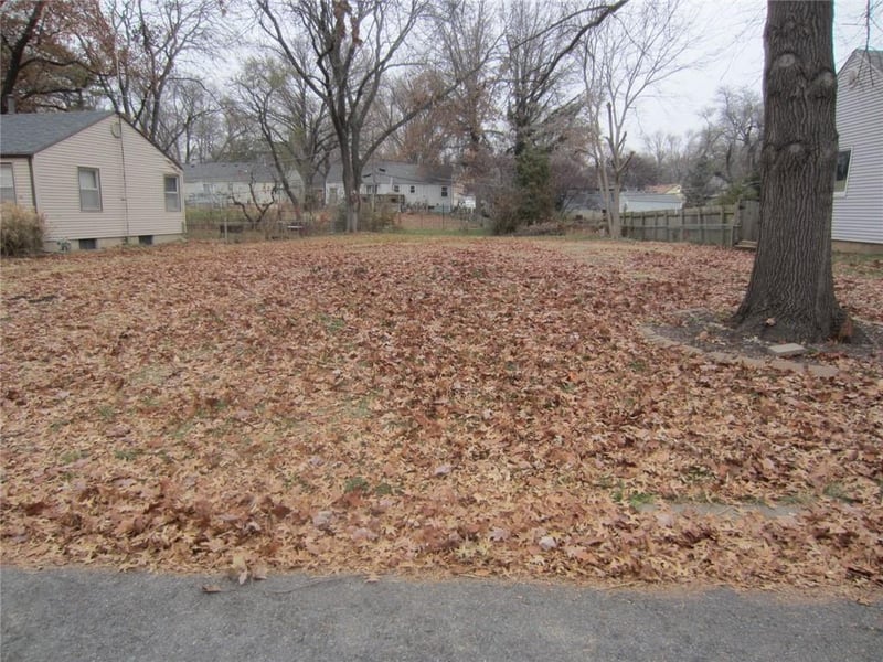 8714 W 82nd St, Overland Park, KS 66204