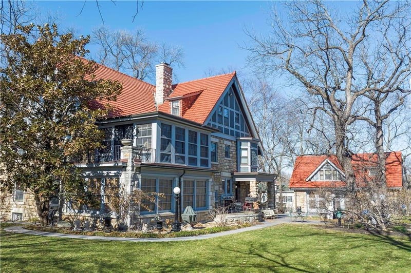3621 Belleview Ave, Kansas City, MO 64111