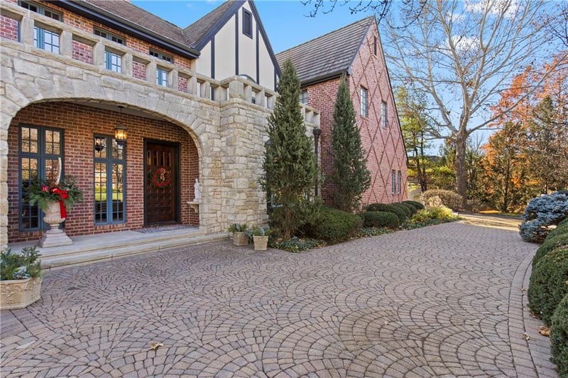 11409 Meadow Ln, Leawood, KS 66211