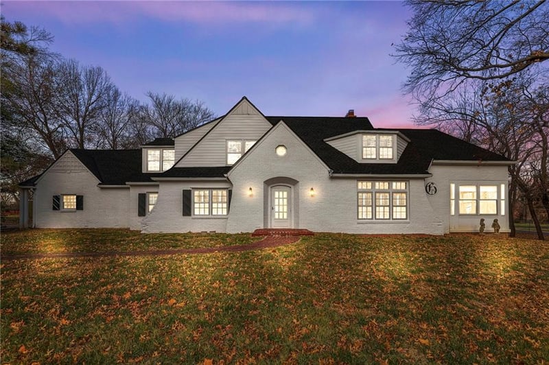 5700 W 69th St, Overland Park, KS 66204