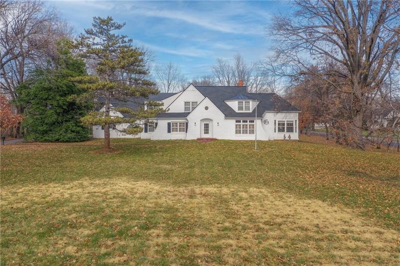 5700 W 69th St, Overland Park, KS 66204