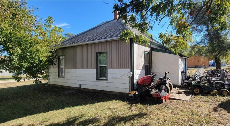 409 Kelly St, Waverly, KS 66871
