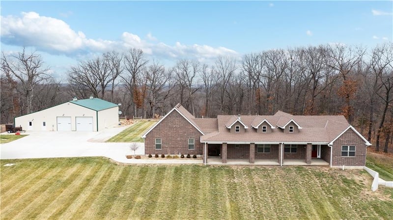 10128 Nelson Ln, Kansas City, KS 66109