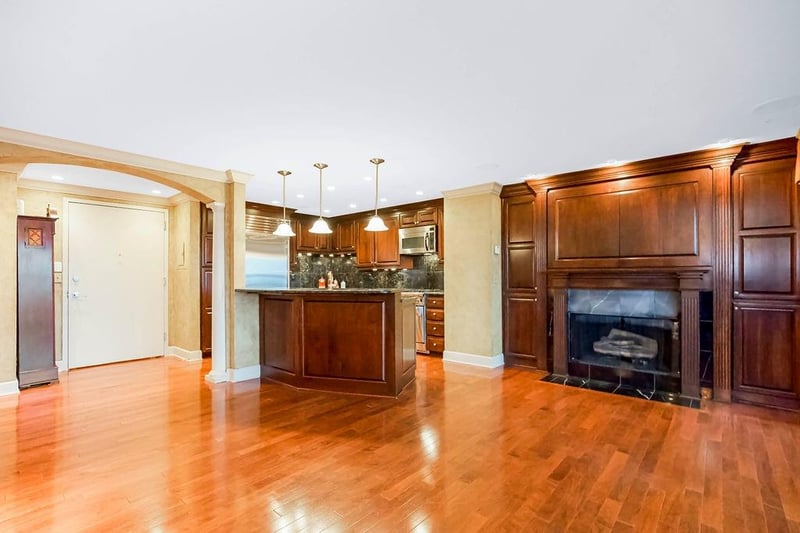 121 W 48th St #1101, Kansas City, MO 64112