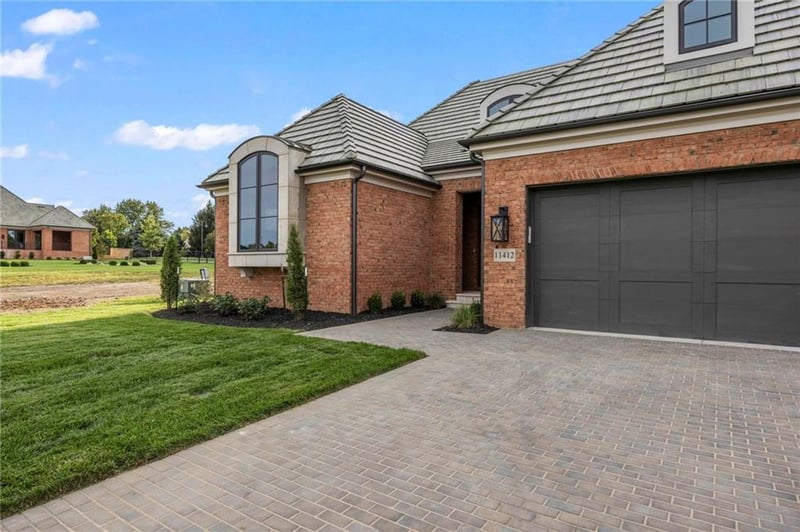 11412 Cambridge Rd, Leawood, KS 66211