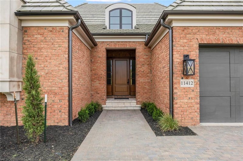 11412 Cambridge Rd, Leawood, KS 66211