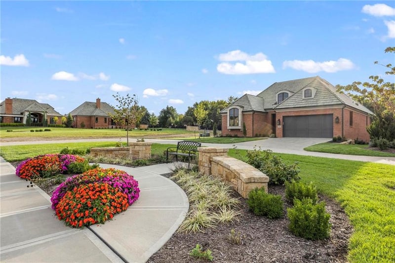 11412 Cambridge Rd, Leawood, KS 66211