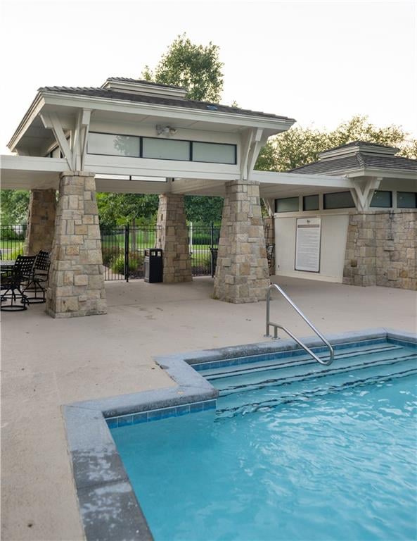 10490 W 140 Ter, Overland Park, KS 66221
