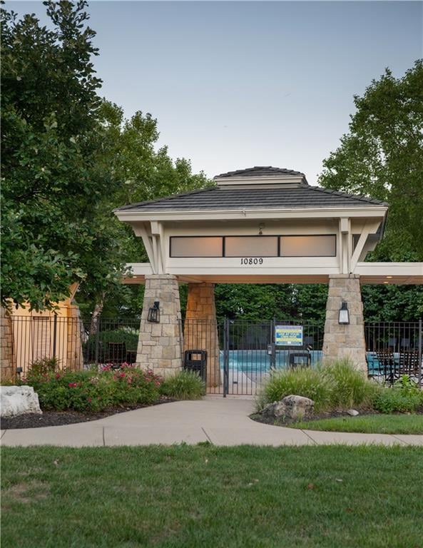 10490 W 140 Ter, Overland Park, KS 66221