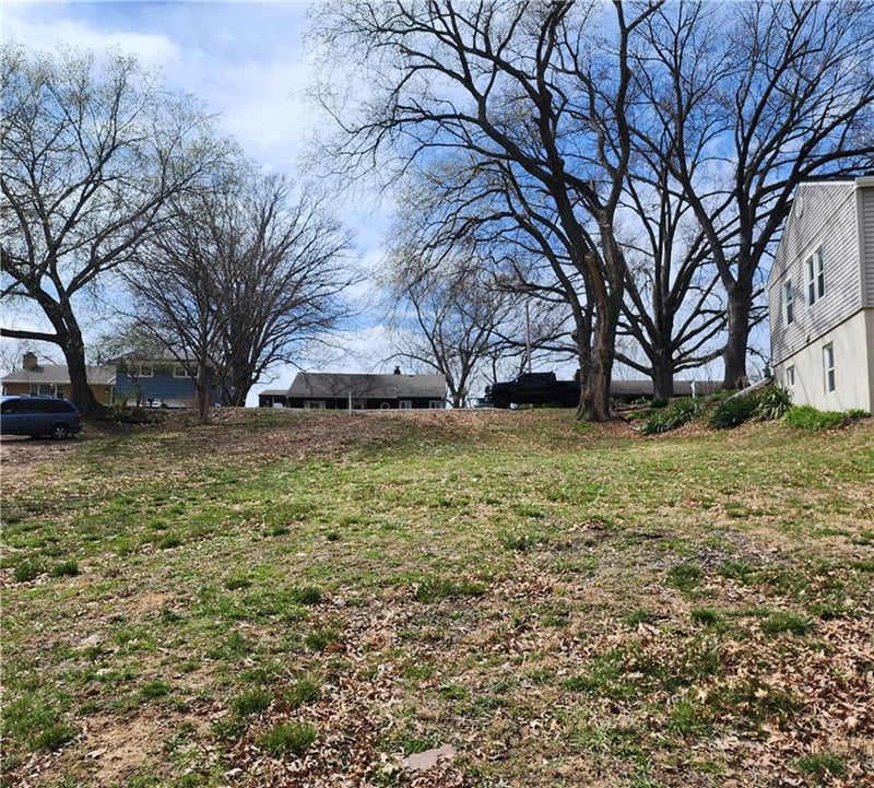 3711 N Grand Ave, Kansas City, MO 64116
