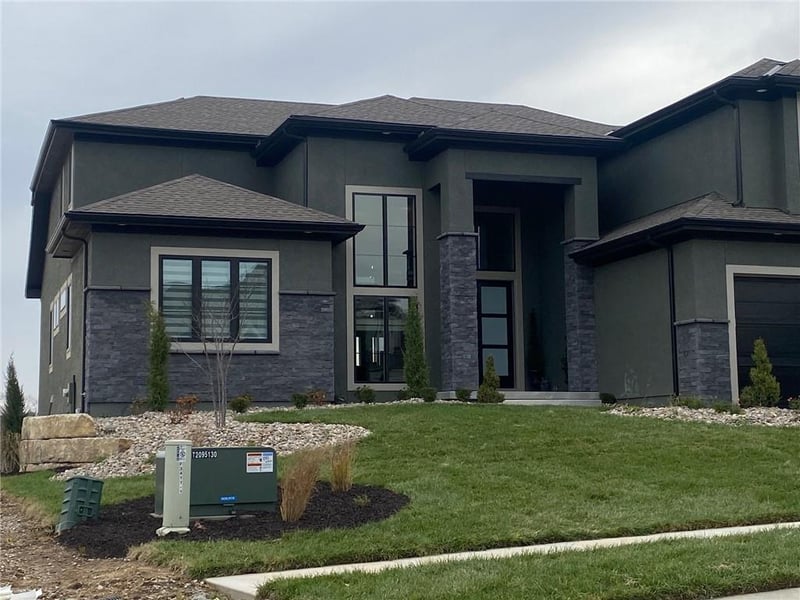 3411 NE 102nd St, Kansas City, MO 64155