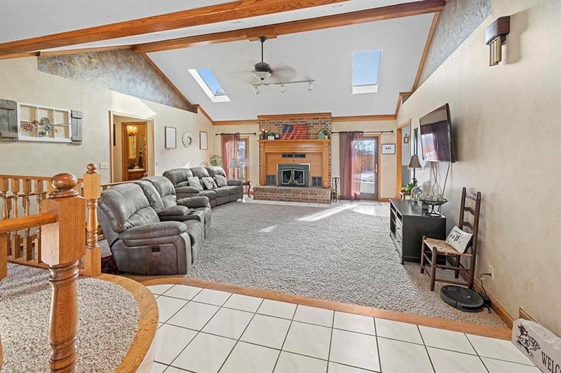 259 E 610th Ave, Girard, KS 66743