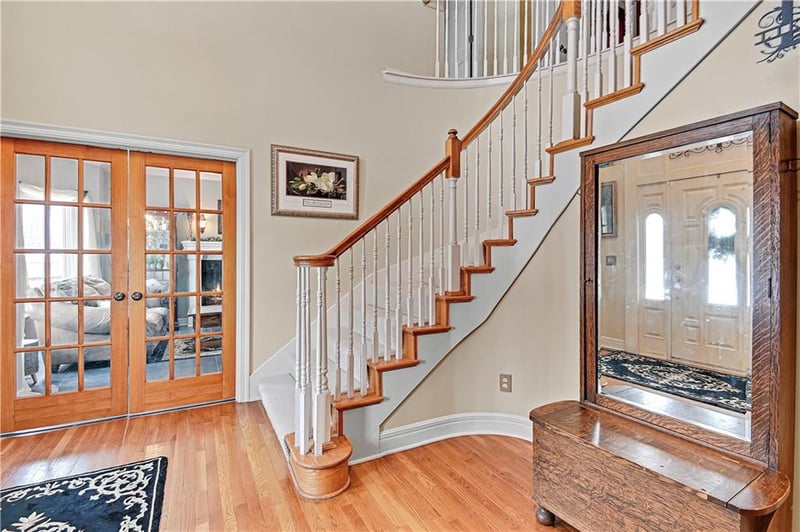 6513 W 106th St, Overland Park, KS 66212