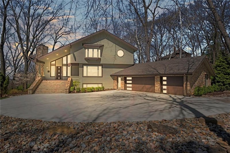 7 NW Briar Point Dr, Kansas City, MO 64116