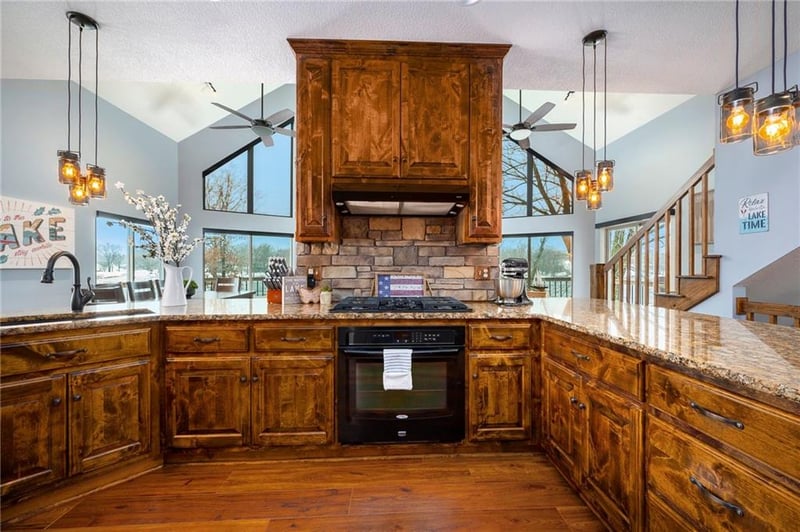 1554 Lake Viking Ter, Gallatin, MO 64640