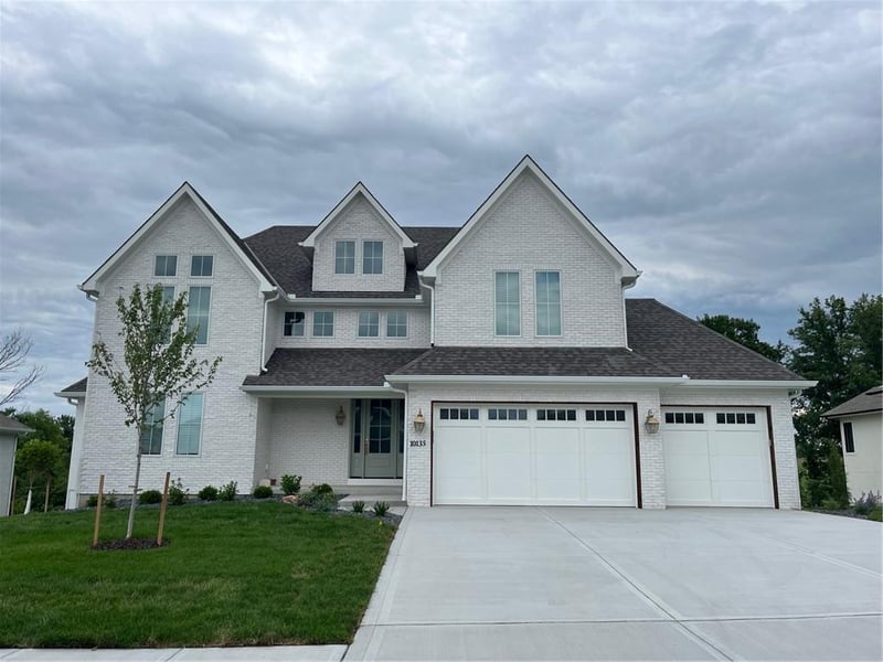 10135 N Kansas Ct, Kansas City, MO 64155