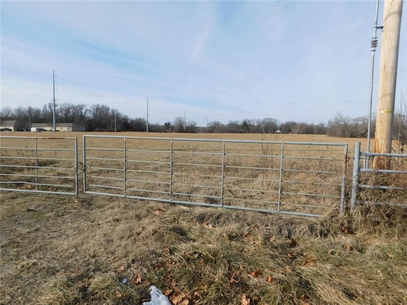 4070 Parkview Dr, Frontenac, KS 66763