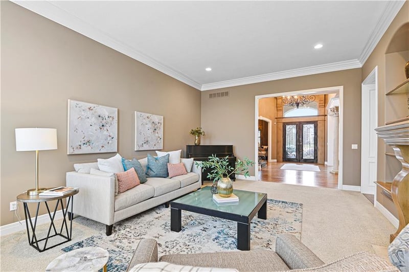 13852 Horton Dr, Overland Park, KS 66223