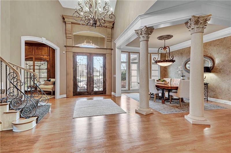 13852 Horton Dr, Overland Park, KS 66223