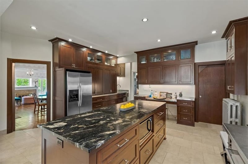 3530 Gladstone Blvd, Kansas City, MO 64123