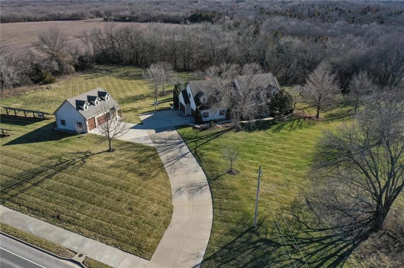2223 SW Longview Rd, Lee's Summit, MO 64081