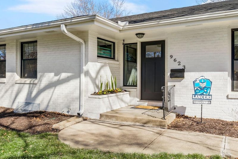 9623 Mission Rd, Overland Park, KS 66206