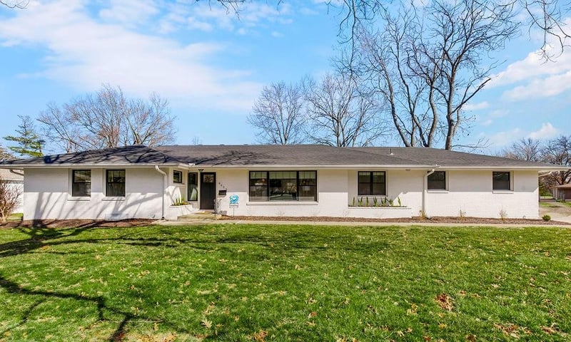 9623 Mission Rd, Overland Park, KS 66206