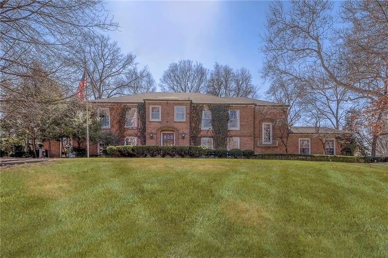1045 W 54th St, Kansas City, MO 64112
