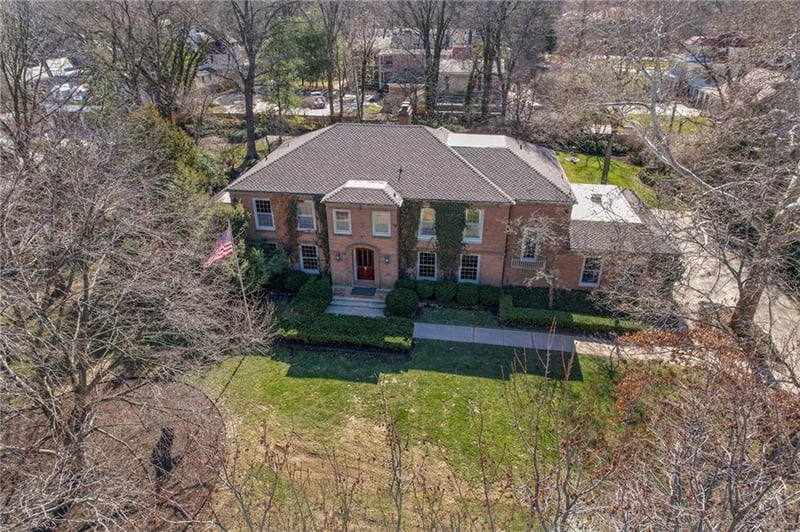 1045 W 54th St, Kansas City, MO 64112
