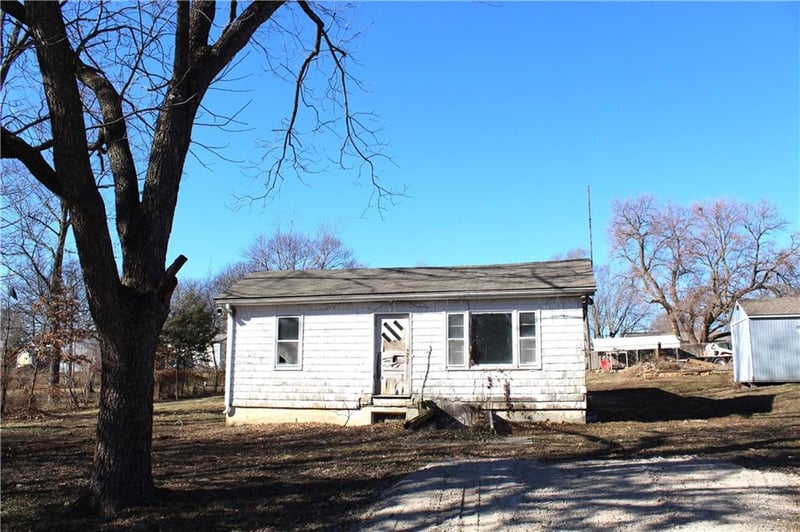 11126 N Kenwood Ave, Kansas City, MO 64155