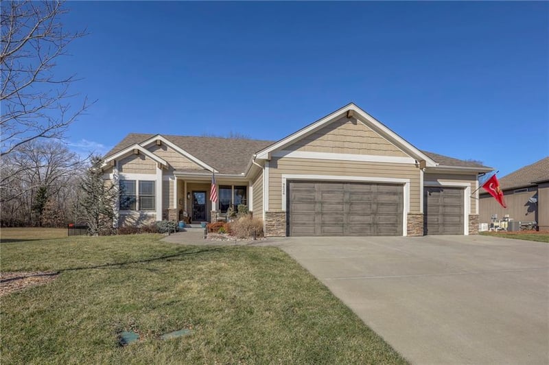 9526 Courtney Ave, Kansas City, MO 64138