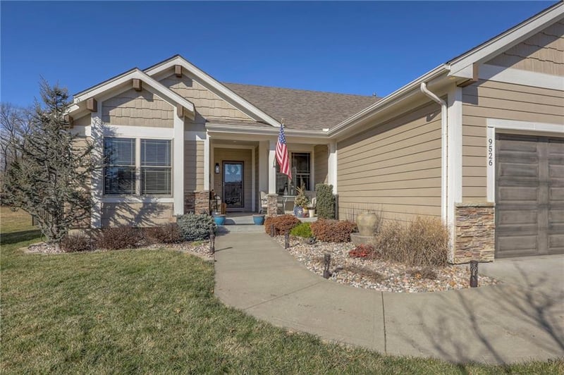 9526 Courtney Ave, Kansas City, MO 64138